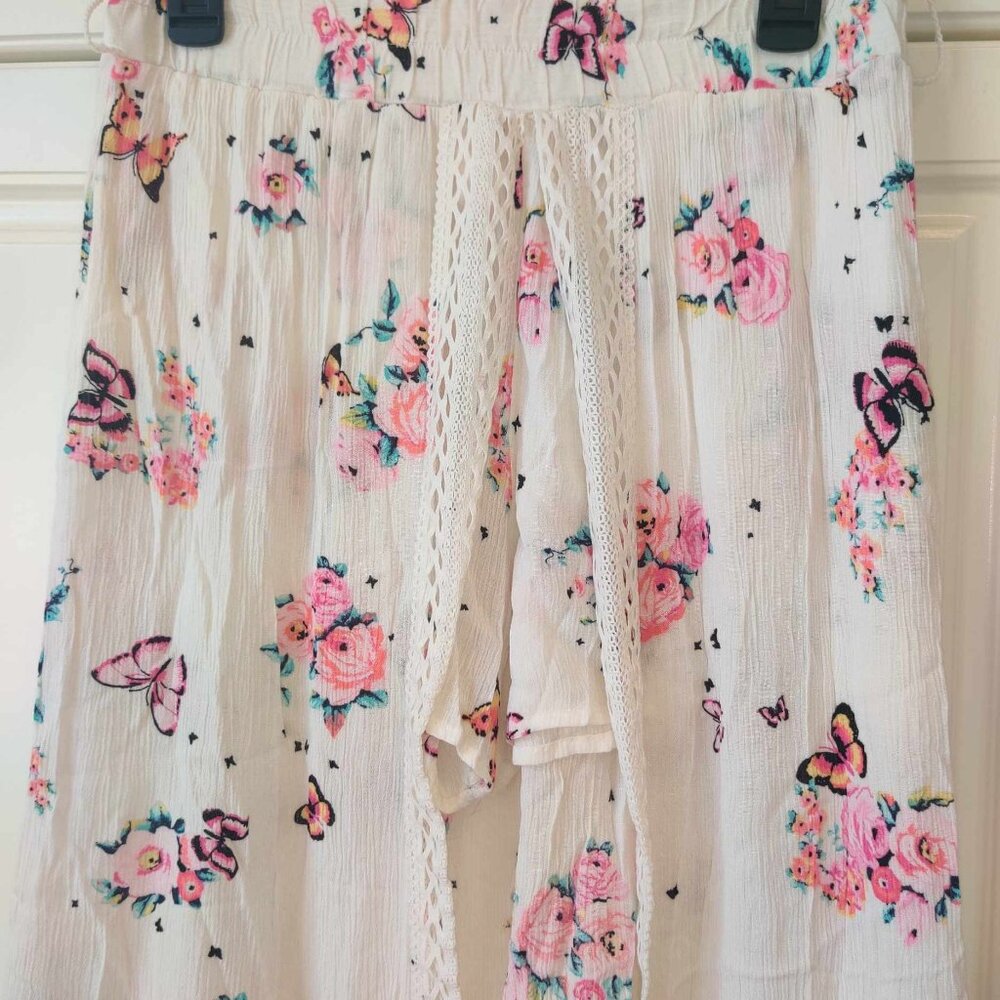 Floral shorts with slit skirt in front, Junior's Size 11-13, Large - Picture 2 of 2
